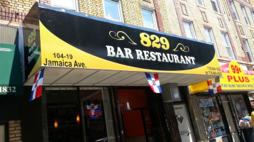 829 Bar Restaurant food