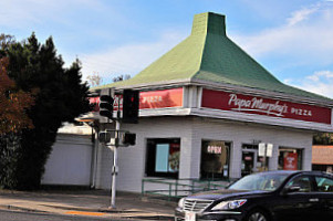 Papa Murphy 's Take 'n ' Bake Pizza outside