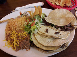 Santiago's Taco Shop food