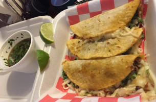 El Encanto Latino Food Truck food