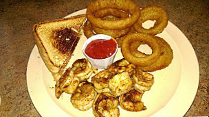 Cheer's Grille food