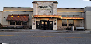 Cheddar's Scratch Kitchen outside