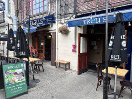 Kells Irish Restaurant Bar outside