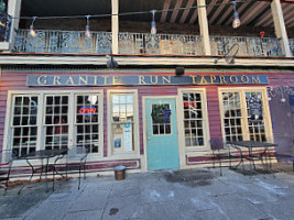 Granite Run Taproom inside