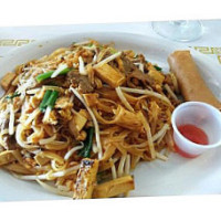 Prommares Thai Food food