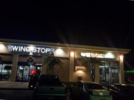 Wingstop outside