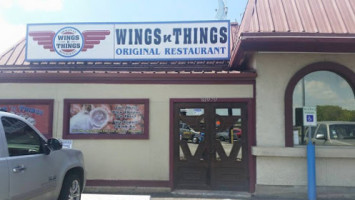Wings-N-Things outside