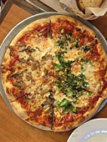 Magnottas Pizzeria food
