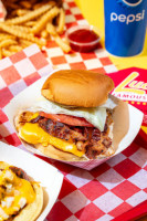 Lucky's Famous Burgers food