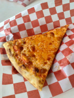 Norm’s Pizza food