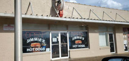Jimmie's Hot Dogs outside