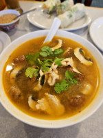 Sam Thai Cuisine food