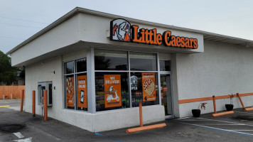 Little Caesars Pizza food