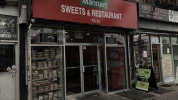 Mannan Sweets food