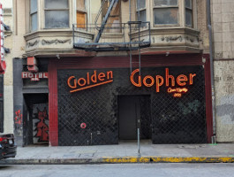 Golden Gopher outside