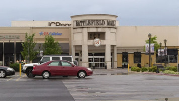 Battlefield Mall outside