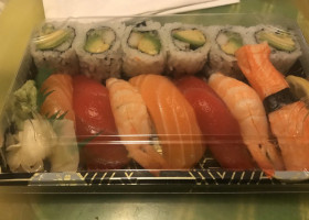J J Sushi food