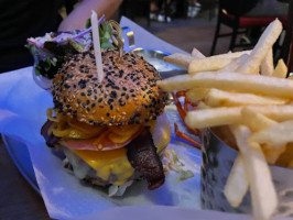 Burger Lobster Bryant Park food