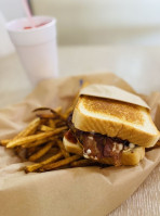 Quackers Cafe Creamery/best Burger Barn food
