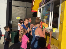 Oahu Shave Ice outside