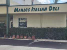 Manzo's Italian Deli outside