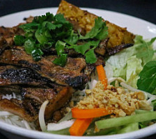Het Say Vietnamese Kitchen food