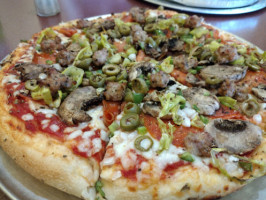 Monical's Pizza Of Greencastle food