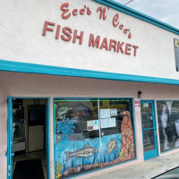 Eee's N Cee's Fish Market food