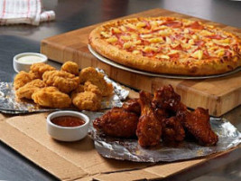 Golden Pizza And Wings food