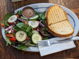 Red Canoe Cafe And Bookstore food