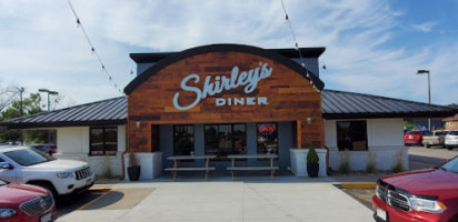 Shirley's Diner outside