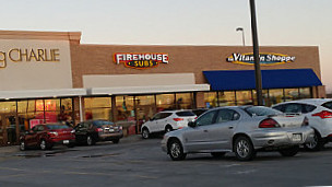 Firehouse Subs Metro Crossing outside