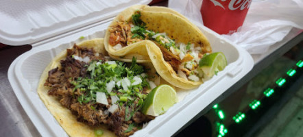 Tacos Lino's food
