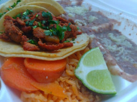 Hector's Taco Shop food