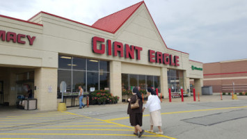 Giant Eagle Supermarket food