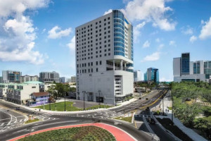 Embassy Suites By Hilton Sarasota food