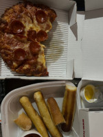 Tommy's Pizza And Chicken food