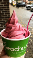 Peachwave Frozen Yogurt Gelato food