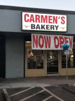 Carmen's Bakery outside