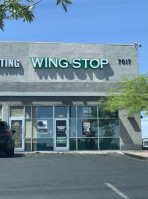 Wingstop outside