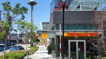 The Halal Guys outside