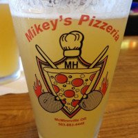 Mikey's Pizzeria food