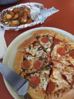 D J's Pizza food