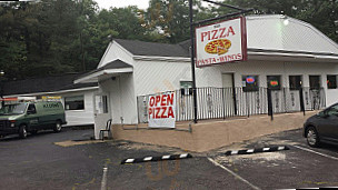 940 Plateau Pizza outside