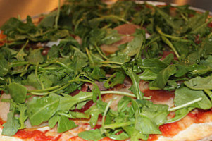 Pizzamoré Flatbread Company food