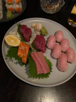 Sushi Sasa food