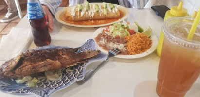 Cuernavaca's Grill food