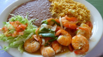 La Esquinita Del Sabor (mexican Y Pupusas) food