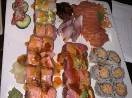 Sushi Madness food