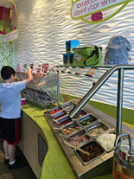 Menchie's Cobblestone Plaza food